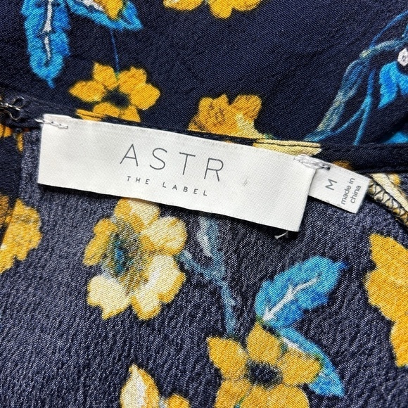 ASTR Nordstroms Vivid Floral Dress Asymmetrical Hemline Long Sleeve Versatile - Picture 15 of 16